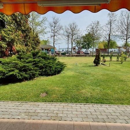 Appartamento Igényes 4 fős apartman közvetlen a strandnál Csopak Esterno foto